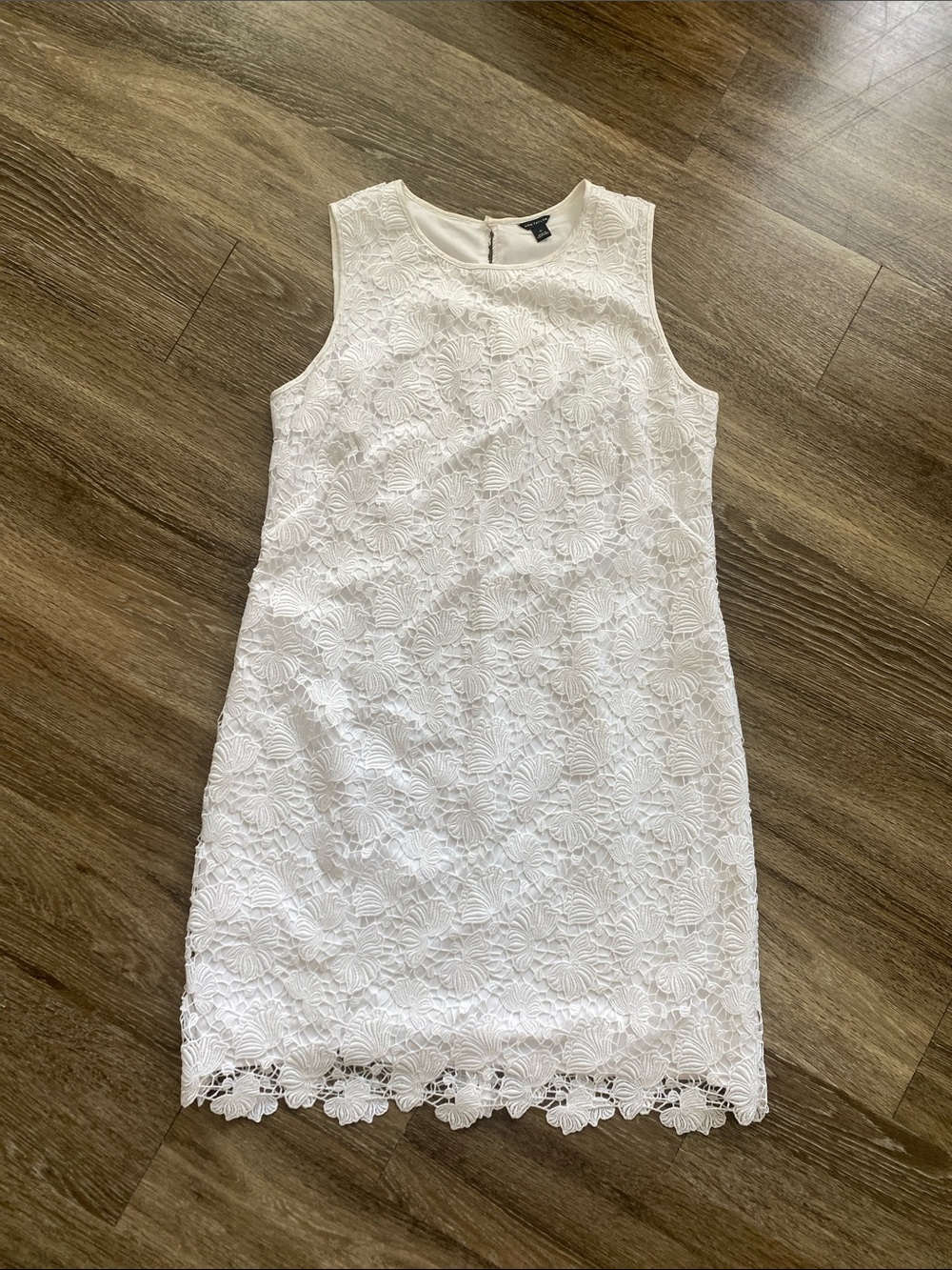 Ann Taylor White Lace/Crochet Dress, Sleeveless Shift, Above knee Sz 12
